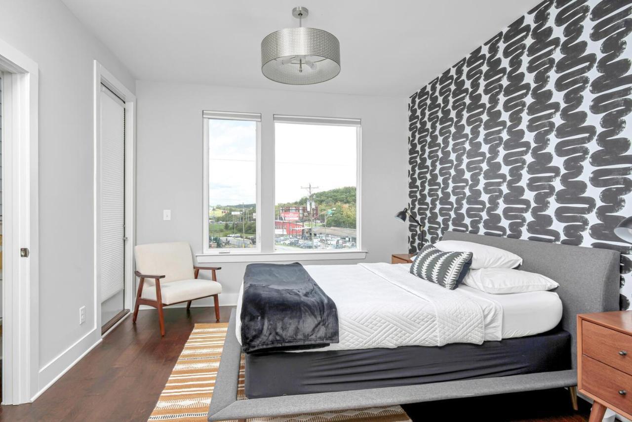 Big New And Modern With Skyline View Mural And Ping Pong Нэшвилл Экстерьер фото